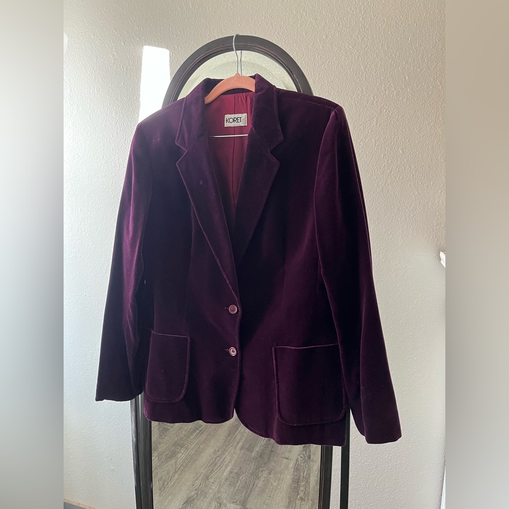 Koret Velvet Blazer Jacket in Plum